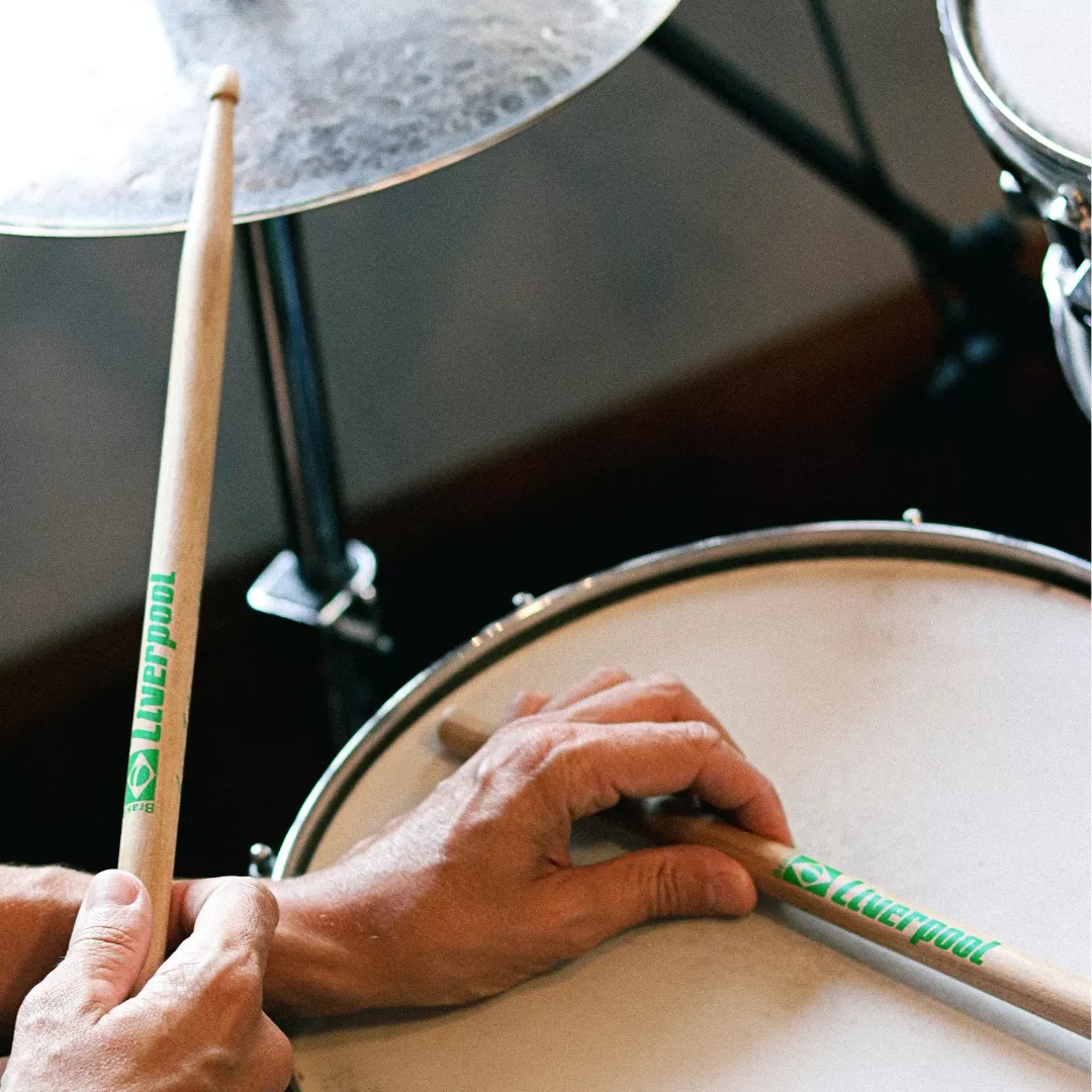 Baquetas Bateria Liverpool Tennessee Jataí 7A Ponta de Madeira Leves e Equilibradas