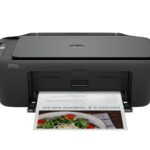 Impressora Multifuncional HP DeskJet Ink Advantage 2874 com Scanner – Praticidade e Economia em um Só Produto A HP DeskJet Ink Advantage 2874 é a solução ideal para quem busca praticidade, economia e eficiência em um único equipamento. Multifuncional, ela imprime, copia e digitaliza com qualidade e simplicidade, sendo perfeita para uso doméstico, home office, estudantes e pequenos escritórios que precisam de um equipamento confiável no dia a dia. Seu design compacto e moderno se encaixa facilmente em qualquer ambiente, otimizando o espaço sem abrir mão da funcionalidade. Além disso, a instalação é simples e rápida, com conectividade via USB para maior compatibilidade com seu computador ou notebook. Com tecnologia de impressão térmica a jato de tinta, a DeskJet 2874 entrega resultados nítidos e com excelente definição tanto em documentos em preto quanto coloridos. É compatível com os cartuchos HP Ink Advantage, conhecidos por oferecerem ótimo rendimento e custo-benefício, ajudando a economizar com tintas sem perder a qualidade. A função scanner permite digitalizar documentos com facilidade e guardar tudo em formato digital com apenas alguns cliques. A função cópia também é prática e útil para quem precisa de agilidade no dia a dia, tudo isso com a qualidade que só a HP oferece. Outro grande diferencial desta multifuncional é a compatibilidade com diversos sistemas operacionais, garantindo versatilidade para seu ambiente de trabalho ou estudo. Além disso, o equipamento é bivolt automático, proporcionando segurança e comodidade onde quer que você esteja. Principais benefícios: Impressão, cópia e digitalização em um só equipamento Tecnologia HP Ink Advantage com baixo custo por página Qualidade HP em textos nítidos e imagens coloridas vibrantes Design compacto e funcional para qualquer espaço Instalação fácil com conexão via USB Scanner de alta resolução para digitalizações precisas Bivolt automático: mais praticidade e segurança A Impressora HP DeskJet Ink Advantage 2874 é a escolha certa para quem busca economia, funcionalidade e confiabilidade em um equipamento multifuncional. Leve para sua casa ou escritório a eficiência de uma marca líder no mercado de impressoras.