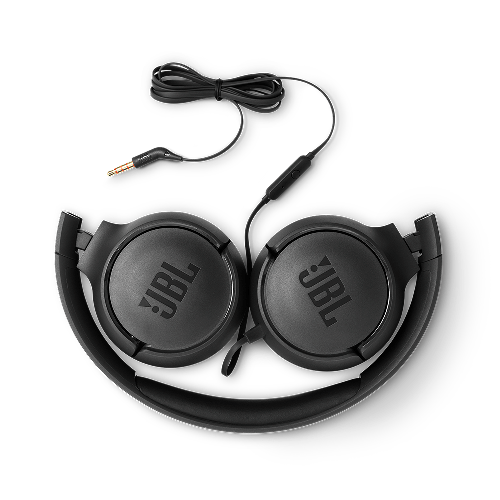 Headphone JBL Tune 500 com Fio Preto – Original com Nota Fiscal, Som JBL Pure Bass e Microfone Integrado Desfrute de potência sonora e conforto no dia a dia com o Headphone JBL Tune 500. Equipado com a exclusiva tecnologia JBL Pure Bass, este fone com fio oferece áudio de alta qualidade, ideal para quem busca um modelo acessível, durável e com desempenho superior em qualquer ocasião. Com drivers potentes de 32 mm, o JBL Tune 500 entrega graves profundos e potentes, equilibrando perfeitamente as frequências para uma experiência sonora envolvente. Seja para ouvir música, assistir vídeos ou realizar chamadas, você terá som claro, dinâmico e com a assinatura que tornou a JBL reconhecida mundialmente. Sua conexão via cabo P2 (3.5 mm) garante compatibilidade imediata com a maioria dos dispositivos, como notebooks, PCs, tablets, celulares com entrada de fone ou adaptadores, além de ser perfeito para quem deseja zero latência em jogos, vídeos ou transmissões ao vivo. O modelo possui microfone embutido com controle remoto de um botão no cabo, permitindo atender chamadas, pausar ou trocar faixas com praticidade, sem precisar tirar o celular do bolso. Leve e dobrável, o JBL Tune 500 foi projetado para facilitar a rotina de quem está sempre em movimento. As almofadas acolchoadas e a haste ajustável garantem um encaixe confortável, mesmo após longos períodos de uso. O formato on-ear (sobre a orelha) reduz o peso e facilita o transporte, tornando-o ideal para estudar, trabalhar, viajar ou relaxar em casa. Com visual moderno e acabamento elegante na cor preta, o headphone combina com qualquer estilo, mantendo a durabilidade e a qualidade que os produtos JBL oferecem. É uma excelente escolha para o uso diário, com excelente custo-benefício. Especificações Técnicas Marca: JBL Modelo: Tune 500 Cor: Preto Conectividade: Com fio (cabo P2 3.5 mm) Driver: 32 mm Tecnologia de som: JBL Pure Bass Tipo: On-ear (sobre a orelha) Microfone: Embutido no cabo Controle remoto: 1 botão no cabo (play/pausa/atender chamadas) Compatibilidade: Android, iOS, Windows, Mac, PS4, Xbox (com entrada P2) Dobrável: Sim Almofadas: Macias e confortáveis Peso: Leve Nota Fiscal: Produto original com NF e garantia oficial O JBL Tune 500 é perfeito para quem busca um fone de ouvido prático, confiável e com o som potente da JBL. Leve, dobrável e pronto para qualquer momento, ele une qualidade, conforto e desempenho em um só produto. Produto novo, original, com envio imediato e nota fiscal inclusa.